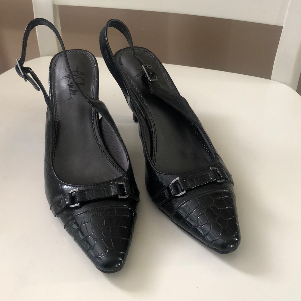 Heels - Picture 2 of 4